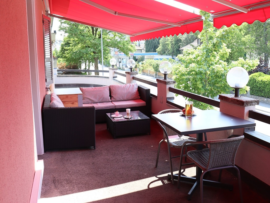 Terrasse im 1. Stock mit Lounge